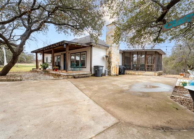 Property at 120 Siesta Ct, Granbury, TX 76048, 4 beds, 3 baths