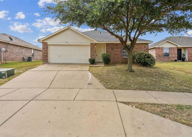 Property at 1400 Castle Ridge Rd, Fort Worth, TX 76140, 4 beds, 2 baths