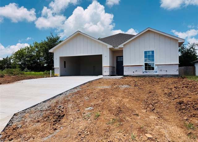 Property at 113 Rams Dr, Sulphur Springs, TX 75482, 3 beds, 2 baths