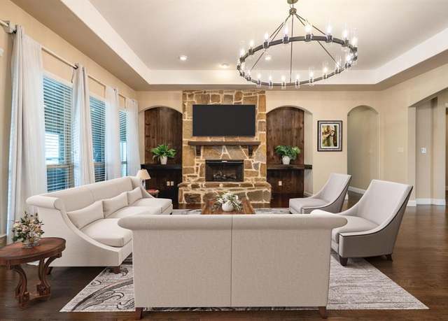 Property at 536 Livestock Dr, Rockwall, TX 75032, 4 beds, 3 baths