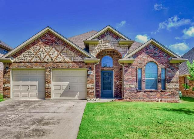 Property at 9816 Mullins Crossing Dr, Fort Worth, TX 76126, 4 beds, 2.5 baths