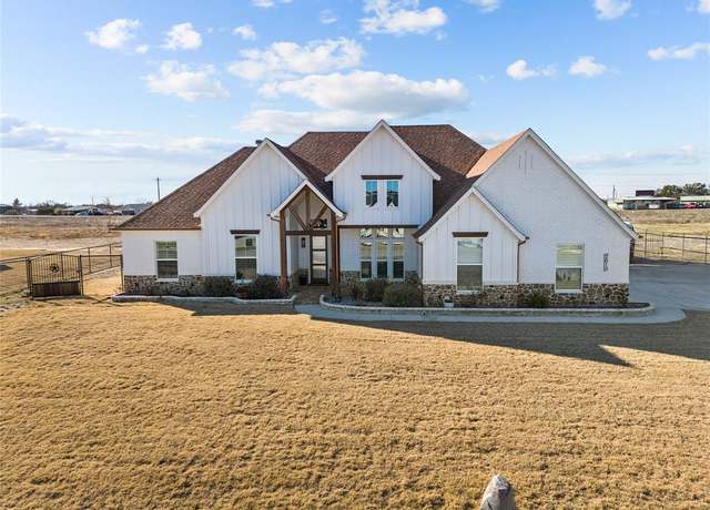 Property at 2013 Sunset Ridge Dr, Weatherford, TX 76087, 4 beds, 3 baths