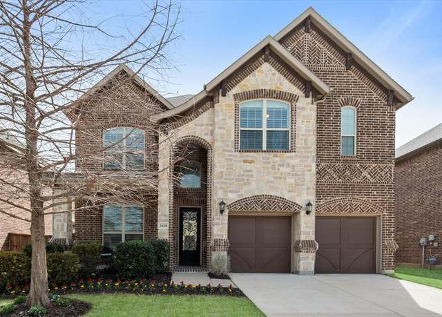 Property at 2820 Twin Ridge Dr, Arlington, TX 76001, 5 beds, 3.5 baths