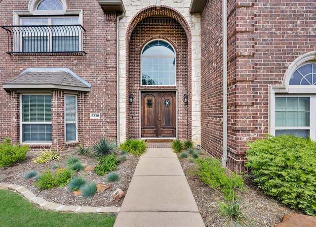 Property at 1810 Coyote Ct, Midlothian, TX 76065, 5 beds, 4 baths