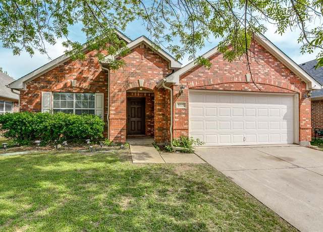 Property at 815 Creekside Dr, Little Elm, TX 75068, 4 beds, 2 baths