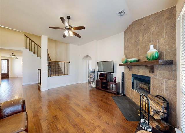 Property at 916 Sunset Haven Dr, Little Elm, TX 75068, 5 beds, 4 baths