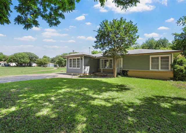Property at 1025 N 32nd St, Waco, TX 76707, 3 beds, 2 baths