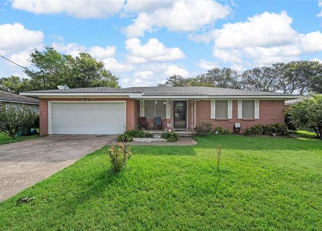 Property at 109 S Bermuda St, Waco, TX 76705, 3 beds, 2 baths
