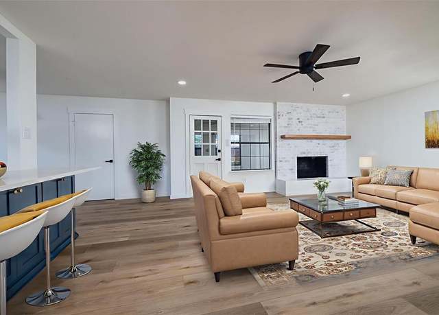 Property at 633 NW Chisholm Rd, Burleson, TX 76028, 3 beds, 2 baths