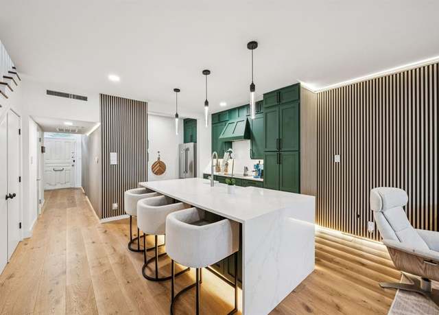 Property at 7404 W Northwest Hwy #5, Dallas, TX 75225, 2 beds, 2.5 baths
