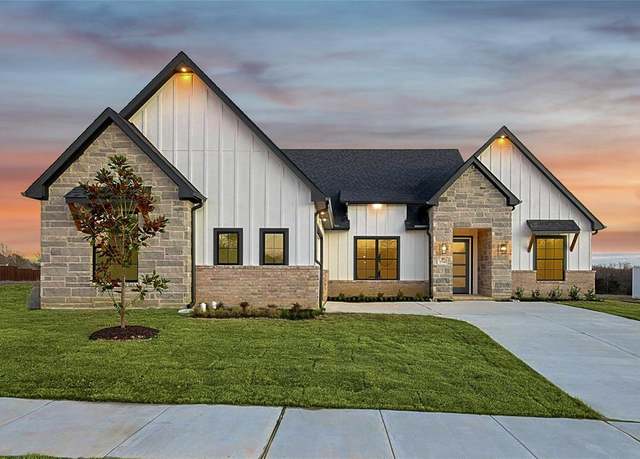 Property at 2710 Stonecrest St, Sherman, TX 75092, 4 beds, 3.5 baths