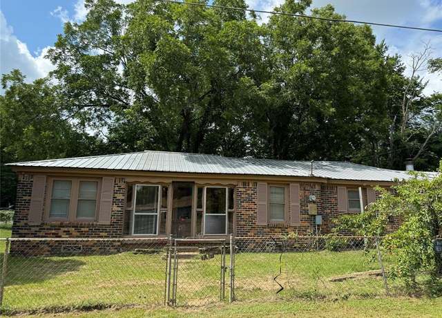 Property at 607 Larry St, Palestine, TX 75803, 5 beds, 2 baths