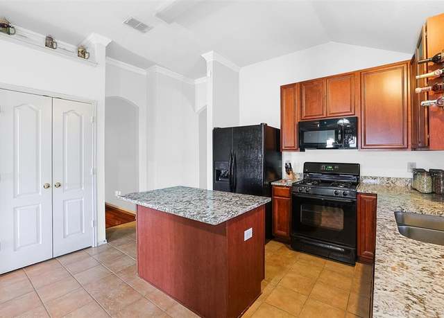 Property at 8115 Guadalupe Rd, Arlington, TX 76002, 3 beds, 2 baths