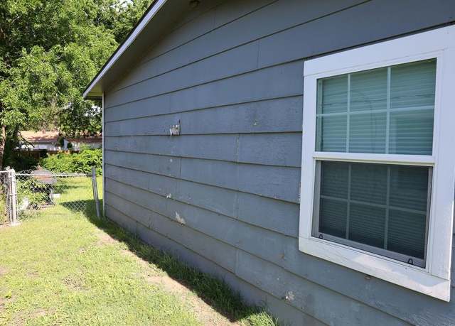 Property at 801 Grande Dr, Mesquite, TX 75149, 3 beds, 2 baths