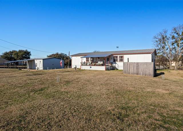 Property at 810 Neptune Dr, Granbury, TX 76049, 3 beds, 2 baths