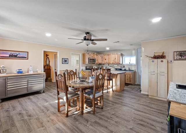 Property at 810 Neptune Dr, Granbury, TX 76049, 3 beds, 2 baths