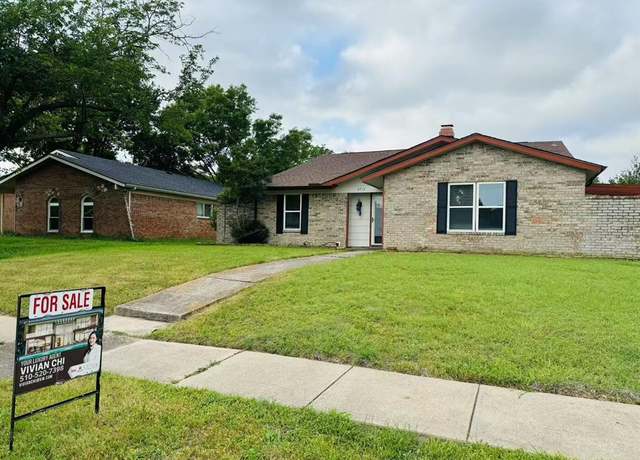Property at 2713 Charter Oak Dr, Plano, TX 75074, 4 beds, 2 baths
