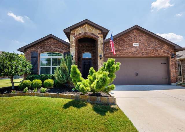 Property at 10804 Abbeyglen Ct, Fort Worth, TX 76052, 3 beds, 2 baths