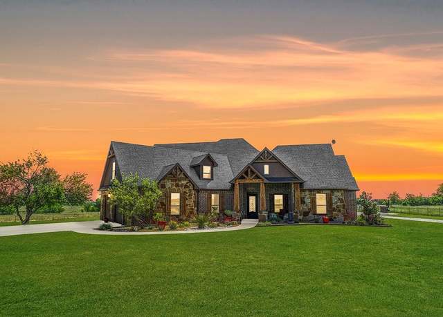 Property at 3600 Huling Rd, Sanger, TX 76266, 4 beds, 3 baths