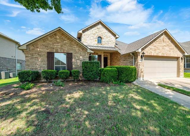 Property at 2713 Los Gatos Ln, Fort Worth, TX 76131, 4 beds, 2 baths