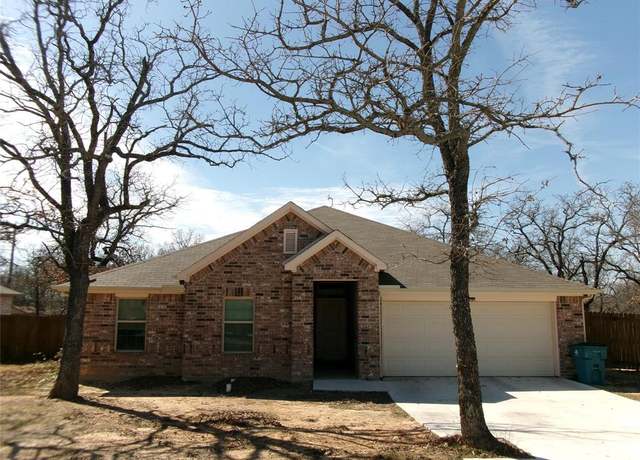 Property at 205 Shady Oaks Dr, Runaway Bay, TX 76426, 4 beds, 2 baths