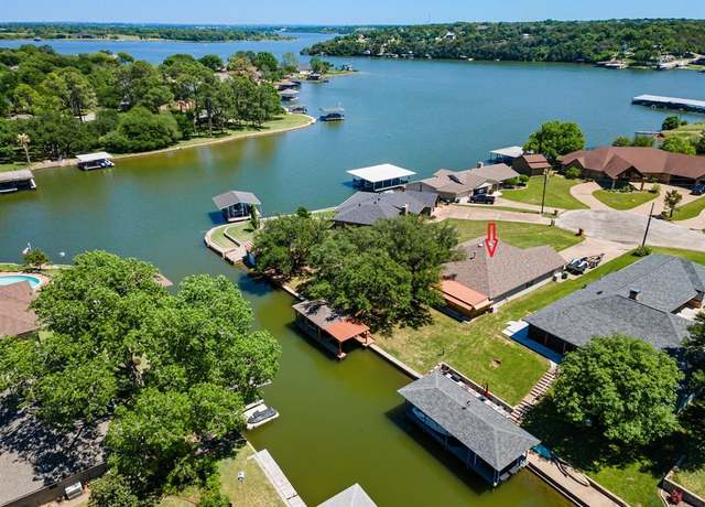 Property at 1412 Conejos Ct, Granbury, TX 76048, 3 beds, 2 baths