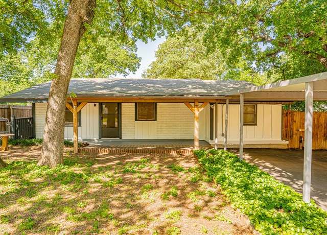 Property at 604 Lost Trl, Granbury, TX 76049, 2 beds, 2 baths