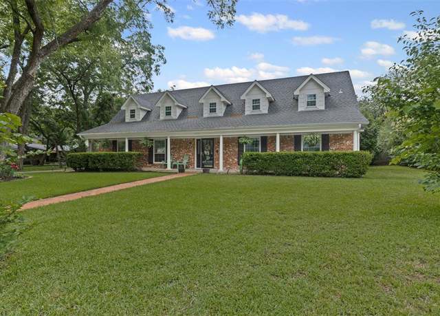 Property at 209 Shenandoah Dr, Euless, TX 76039, 5 beds, 3 baths