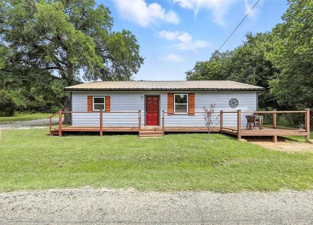 Property at 2612 S Oak Trl, Granbury, TX 76048, 3 beds, 1.5 baths