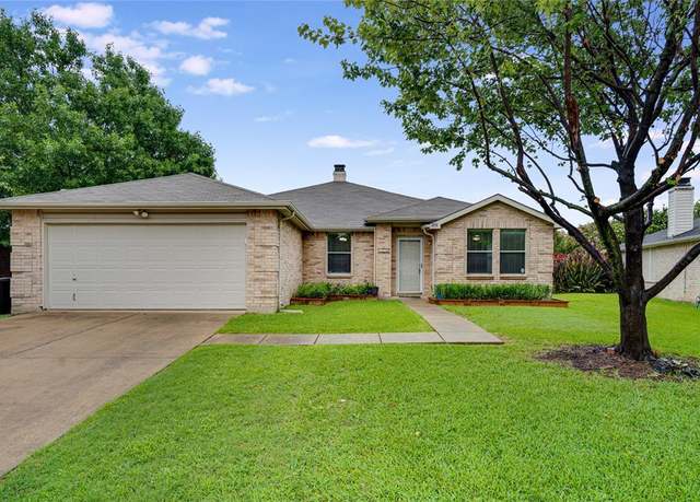 Property at 208 Blazing Star Trl, Burleson, TX 76028, 3 beds, 2 baths