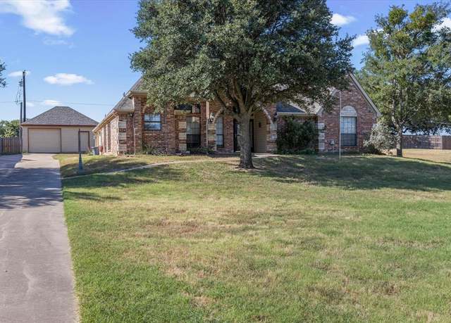 Property at 207 Aqua Vista Dr, Granbury, TX 76049, 3 beds, 2.5 baths