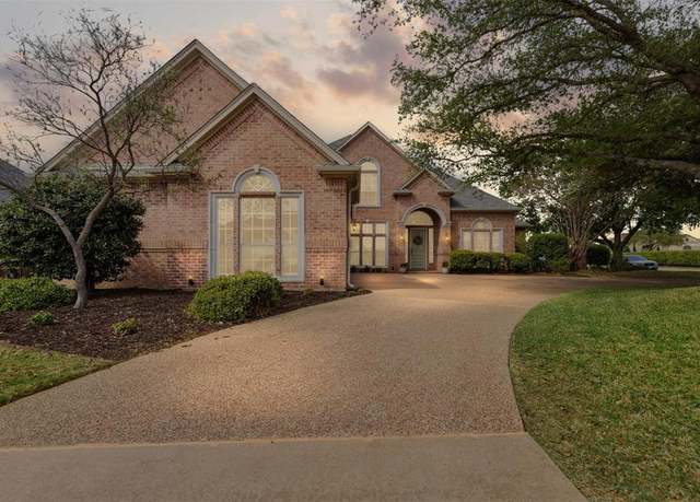 Property at 1214 Mallard Way, Granbury, TX 76048, 4 beds, 3.5 baths
