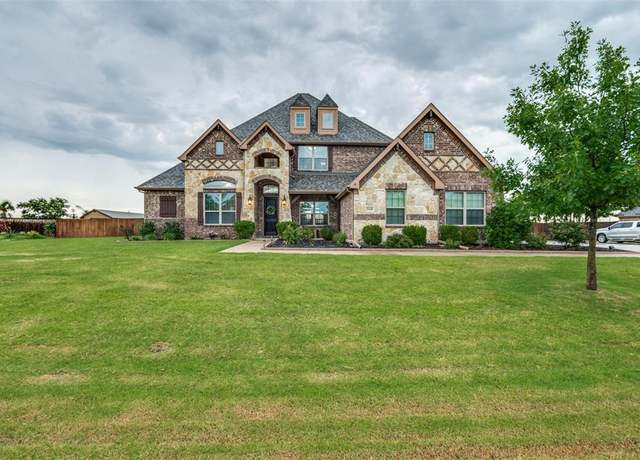 Property at 1060 Yukon Blvd, Waxahachie, TX 75167, 4 beds, 3.5 baths