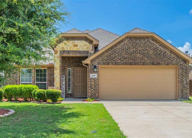 Property at 109 Honesuckle Lane Ln, Waxahachie, TX 75165, 4 beds, 2 baths