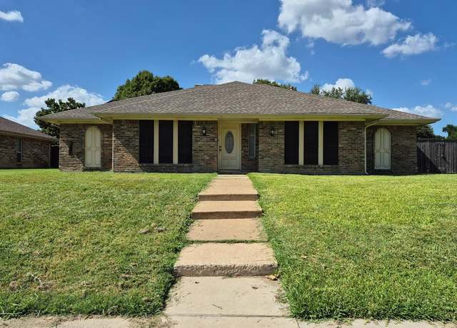 Property at 1017 Clinton Dr, Plano, TX 75075, 3 beds, 2.5 baths