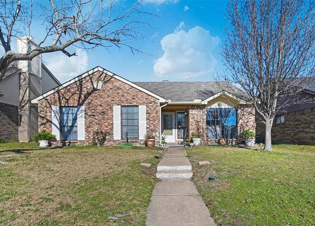 Property at 824 Bailey Dr, Cedar Hill, TX 75104, 3 beds, 2 baths