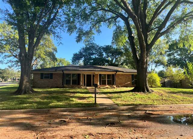 Property at 801 Shelby Ln, Athens, TX 75751, 3 beds, 2 baths