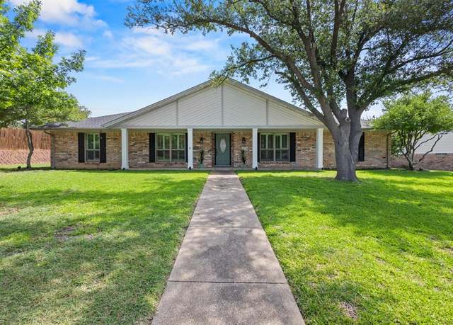Property at 715 Corinthian Pl, Duncanville, TX 75137, 3 beds, 3 baths