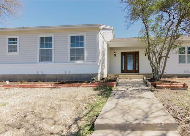 Property at 915 Estates Dr, Woodway, TX 76712, 3 beds, 2.5 baths