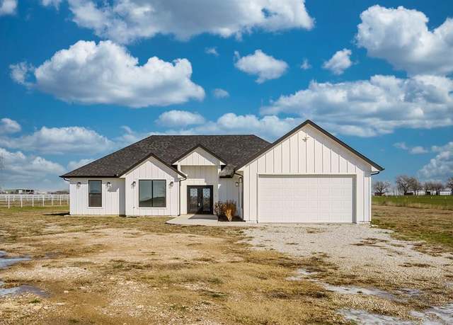 Property at 12480 Doyle Rd, Krum, TX 76249, 4 beds, 2.5 baths