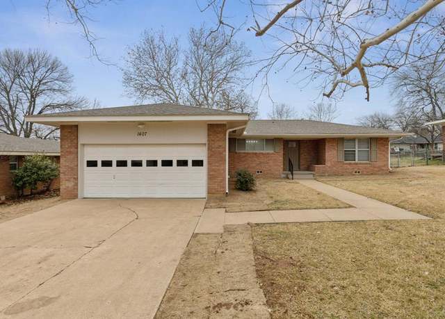 Property at 1407 Robin Dr, Sherman, TX 75092, 3 beds, 2 baths