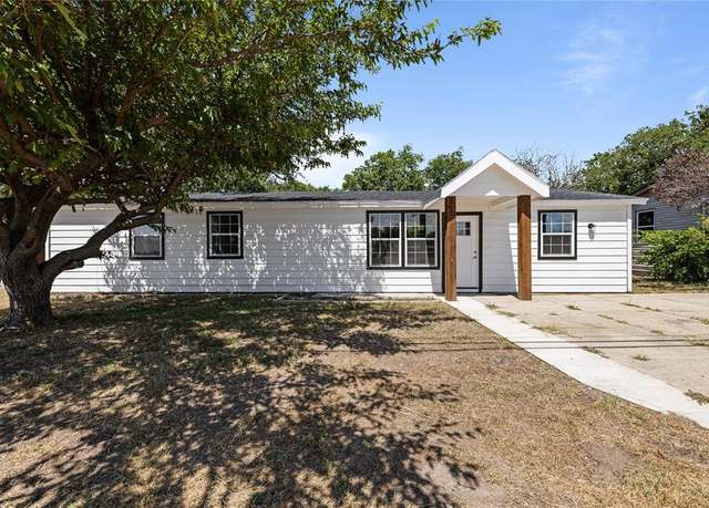 Property at 3301 Roberts Cut Off Rd, Lake Worth, TX 76114, 4 beds, 1 bath