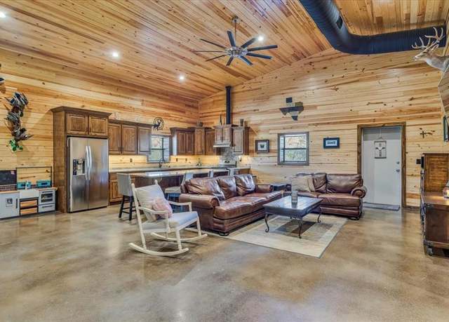Property at 2070 County Road 1215, Savoy, TX 75479, 4 beds, 2 baths