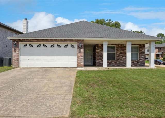 Property at 2022 Yellowstone Ln, Corinth, TX 76210, 3 beds, 2 baths