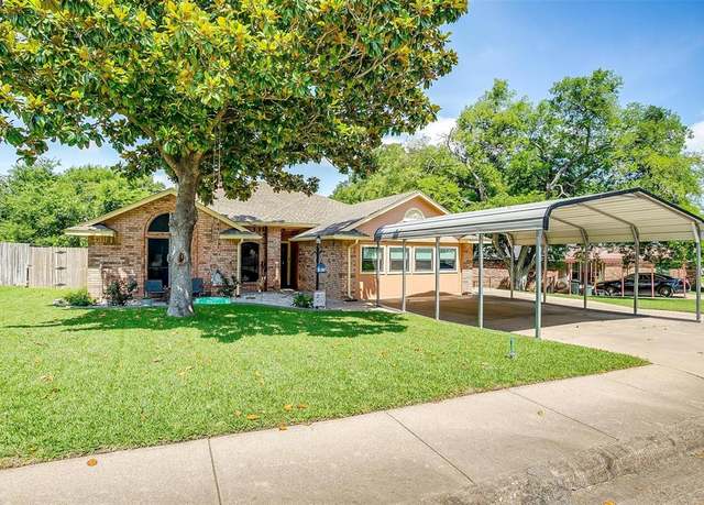 Property at 603 S 2nd St, Midlothian, TX 76065, 5 beds, 2 baths