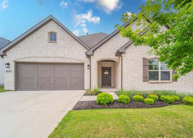 Property at 1029 Brown Valley Trl, Weatherford, TX 76087, 3 beds, 2 baths