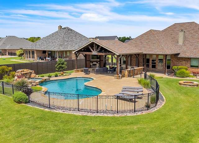 Property at 12286 N Emerald Ranch Ln, Forney, TX 75126, 4 beds, 3.5 baths