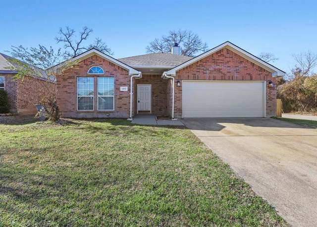 Property at 1402 Sax Leigh Dr, Dallas, TX 75241, 3 beds, 2 baths