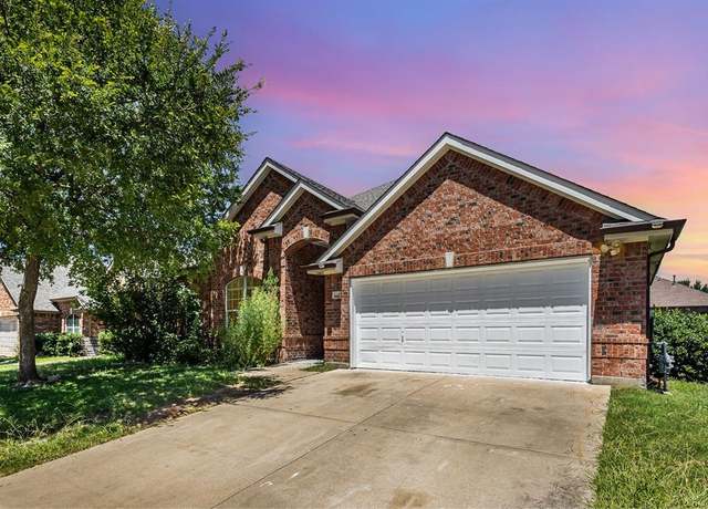 Property at 601 Valencia Dr, Arlington, TX 76002, 4 beds, 2 baths