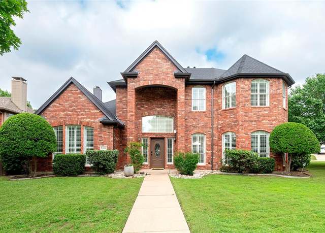 Property at 7100 Oakbrook Dr, Plano, TX 75025, 4 beds, 3.5 baths